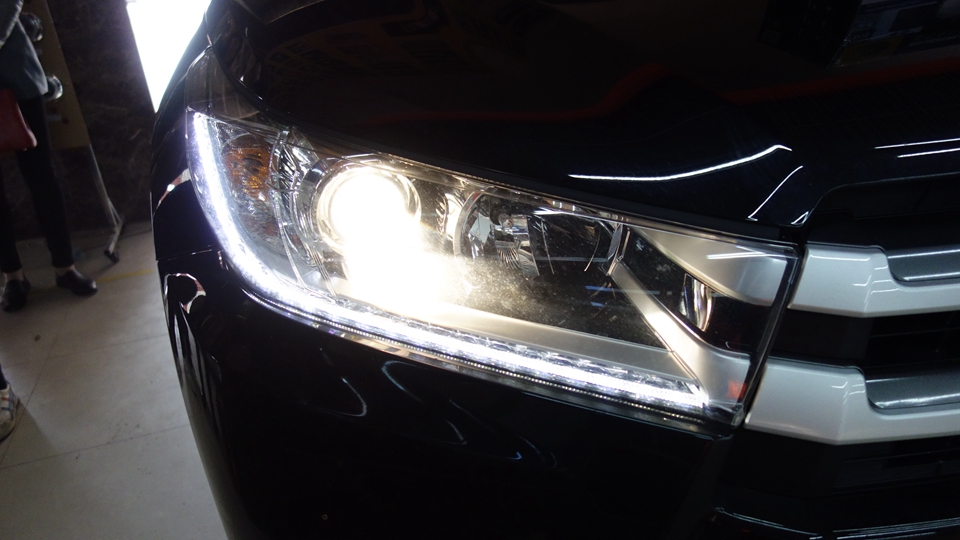 丰田汉兰达灯光改装升级，汉兰达改灯，双光透镜氙气灯、车灯改装-1