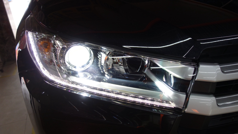 丰田汉兰达灯光改装升级，汉兰达改灯，双光透镜氙气灯、车灯改装-7