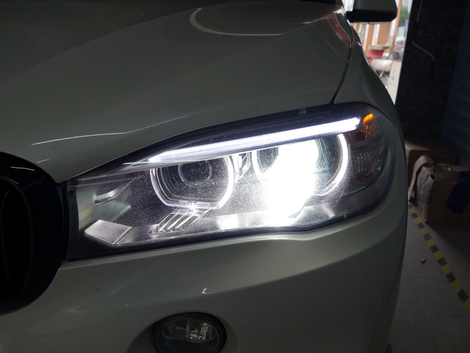 宝马X5改灯，改装LED双光透镜+鹰眼雾灯，大灯改装升级外观与车灯同步提升-1