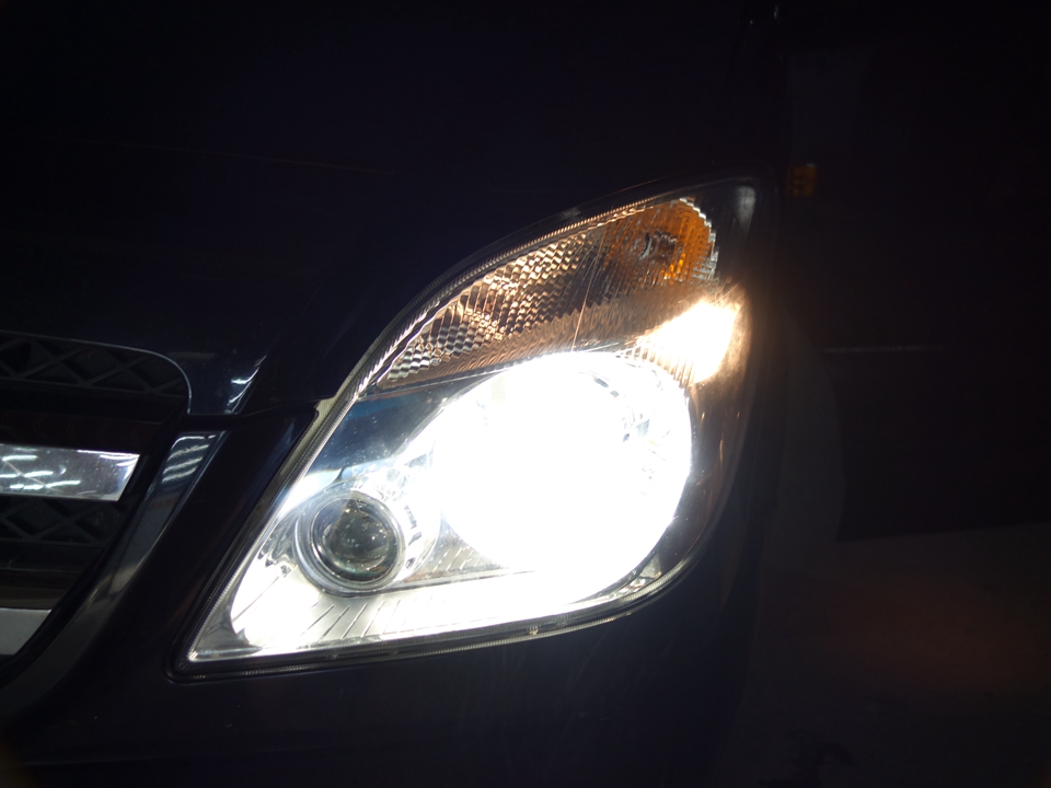 奔驰凌特卤素灯改装-大灯升级提升近光灯、远光灯亮度-4