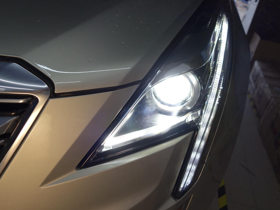 凯迪拉克XT5灯光改装升级-汽车LED大灯改装升级+双光透镜+氙气灯-7