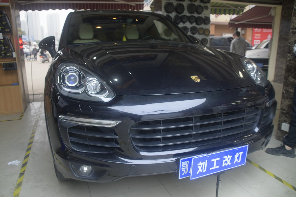 保时捷卡宴升级海5氙灯双光透镜