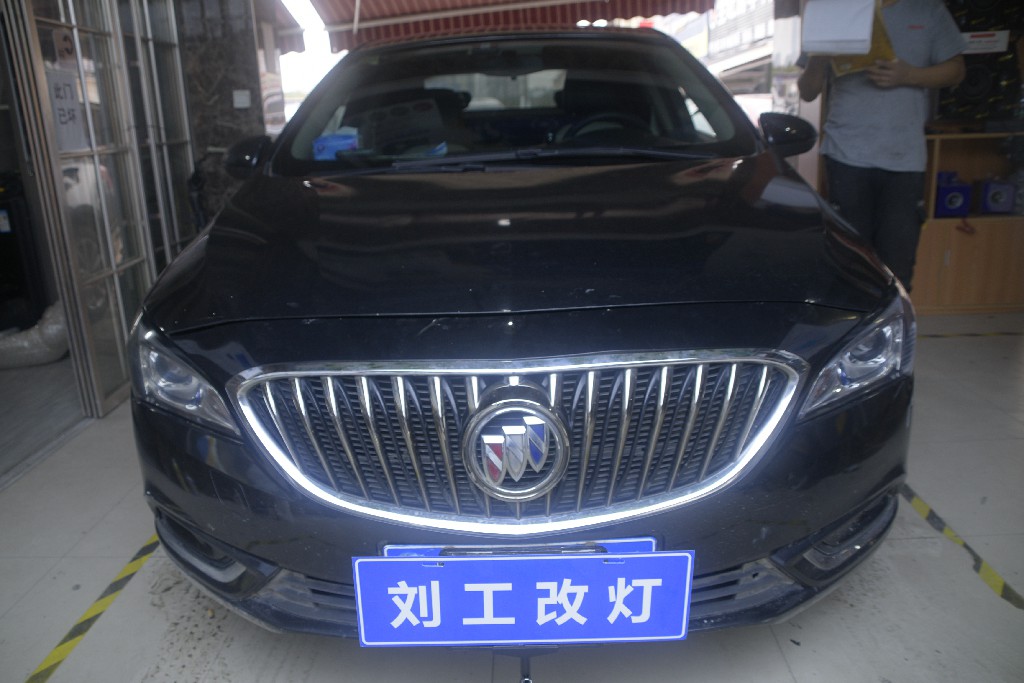 别克威朗升级欧司朗LED双光透镜
