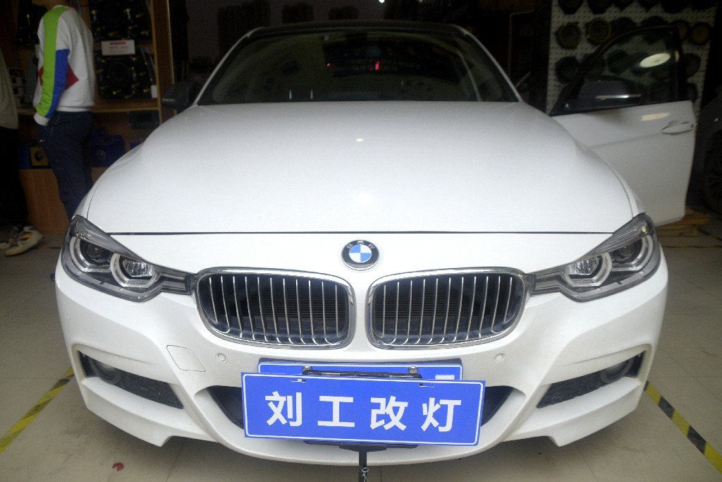 宝马3系升级欧司朗LED双光透镜